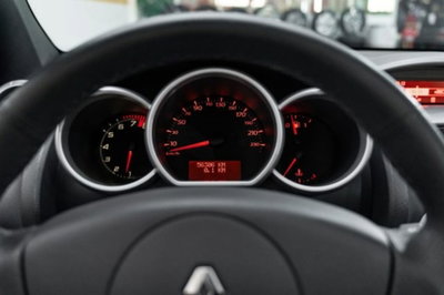 Renault Wind 1.2 TCE 100CV Blizzard (11)