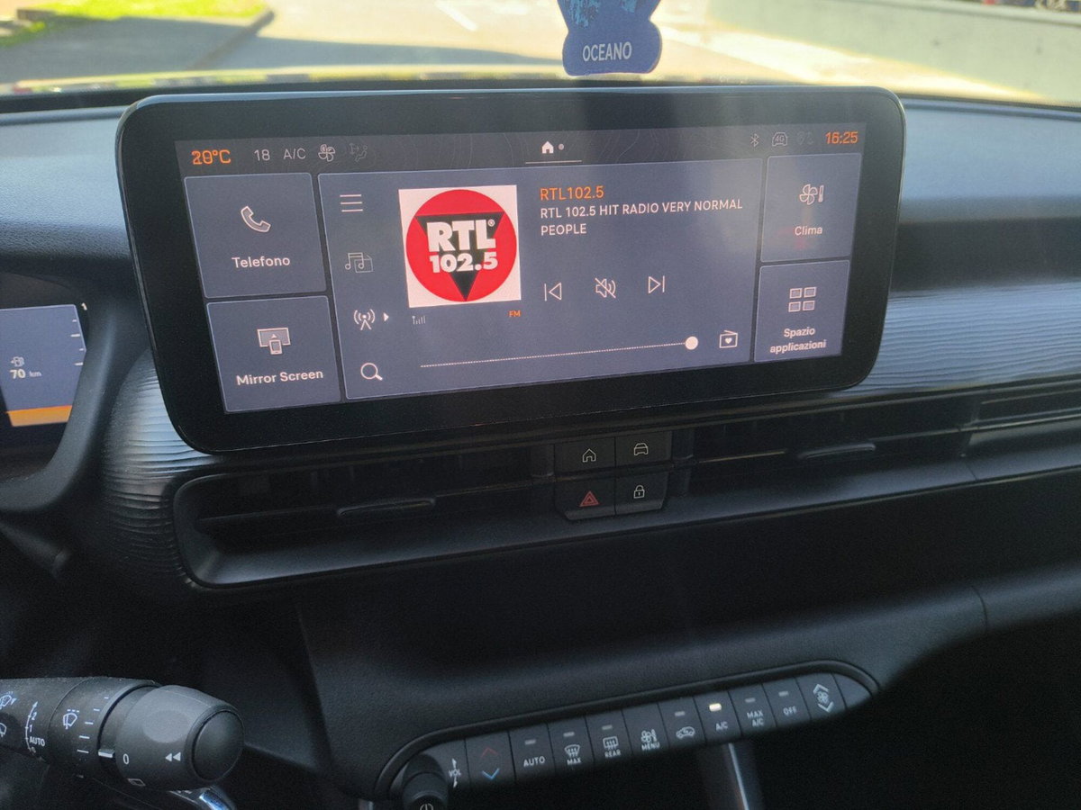 Jeep Avenger 1.2 turbo Altitude fwd 100cv (16)