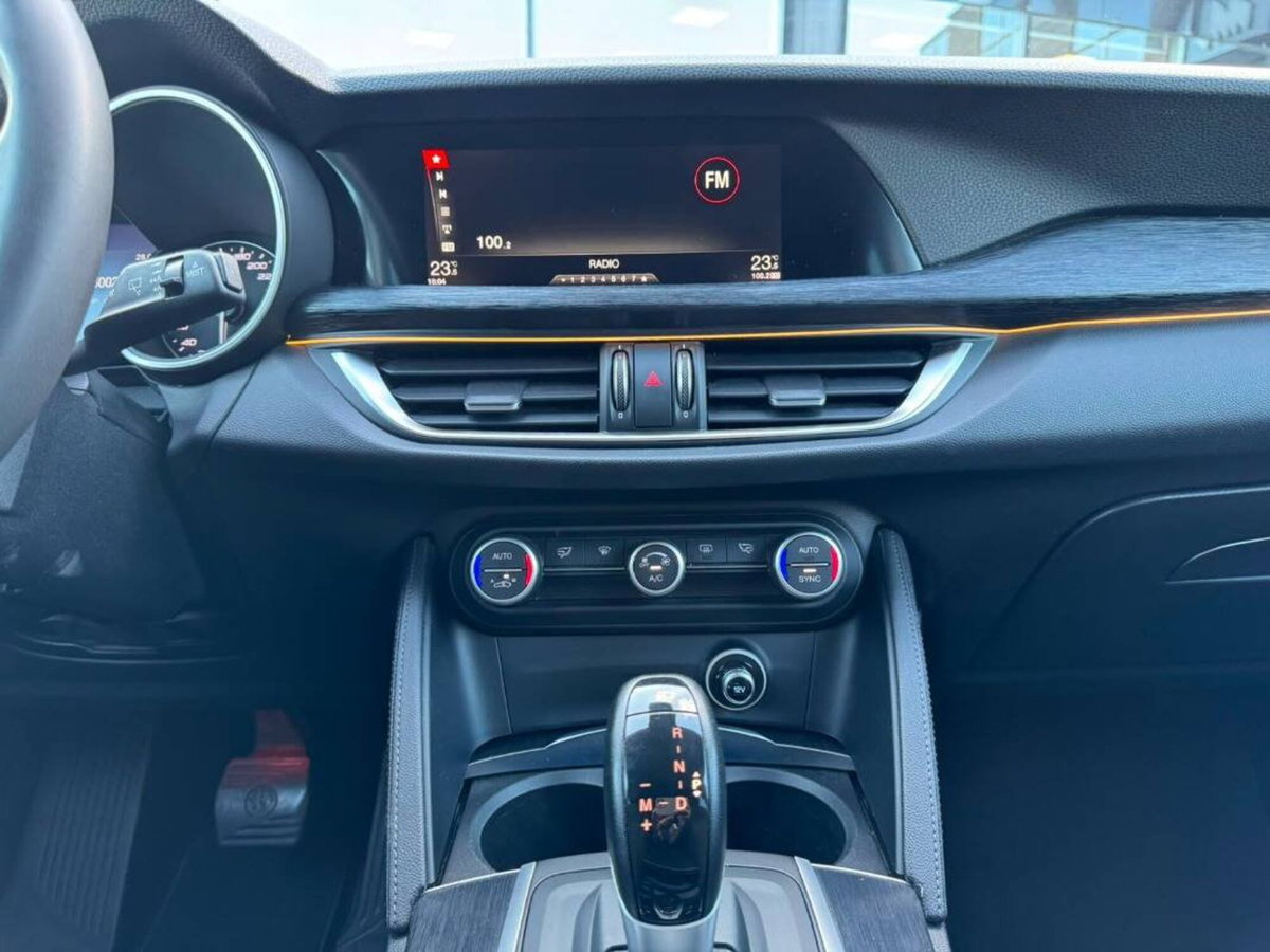 Alfa Romeo Stelvio 2.2 t Intensa rwd 160cv auto (10)