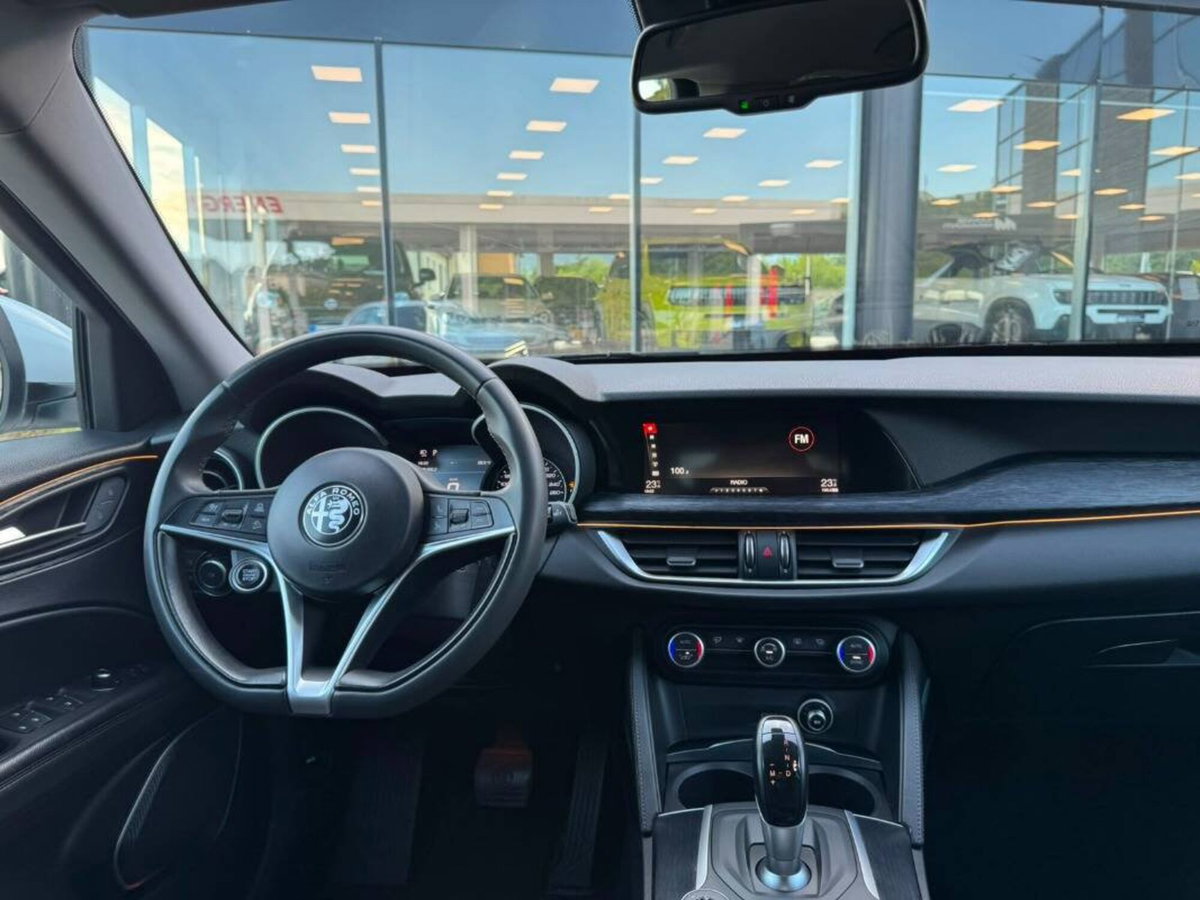 Alfa Romeo Stelvio 2.2 t Intensa rwd 160cv auto (7)