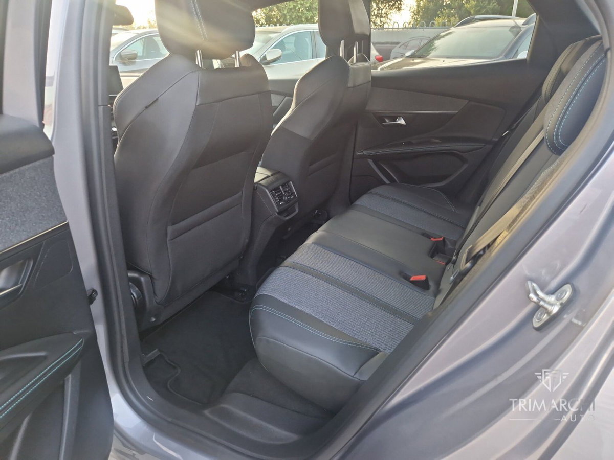 Peugeot 3008 BlueHDi 130 S&S EAT8 Allure Pack (11)