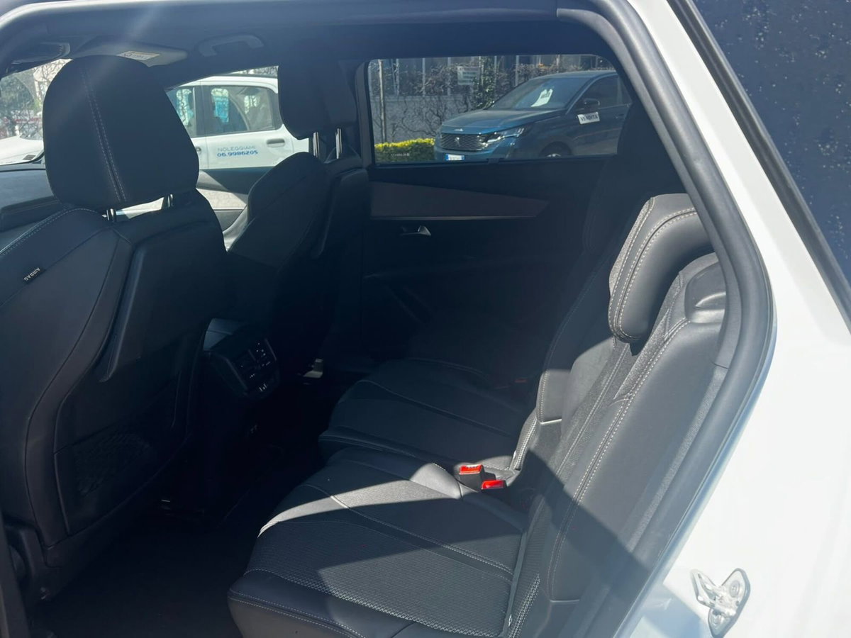 Peugeot 5008 BlueHDi 130 S&S EAT8 GT Pack (8)