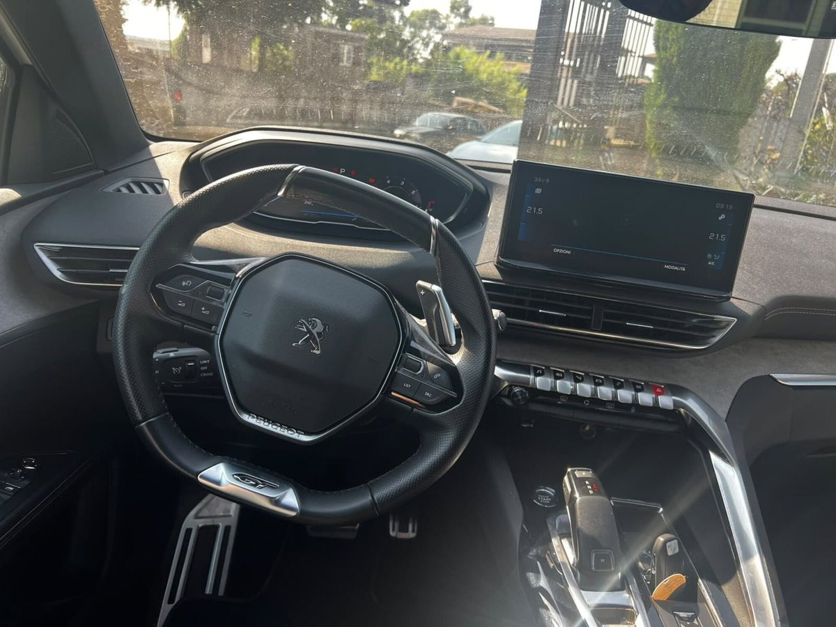Peugeot 5008 BlueHDi 130 S&S EAT8 GT Pack (9)