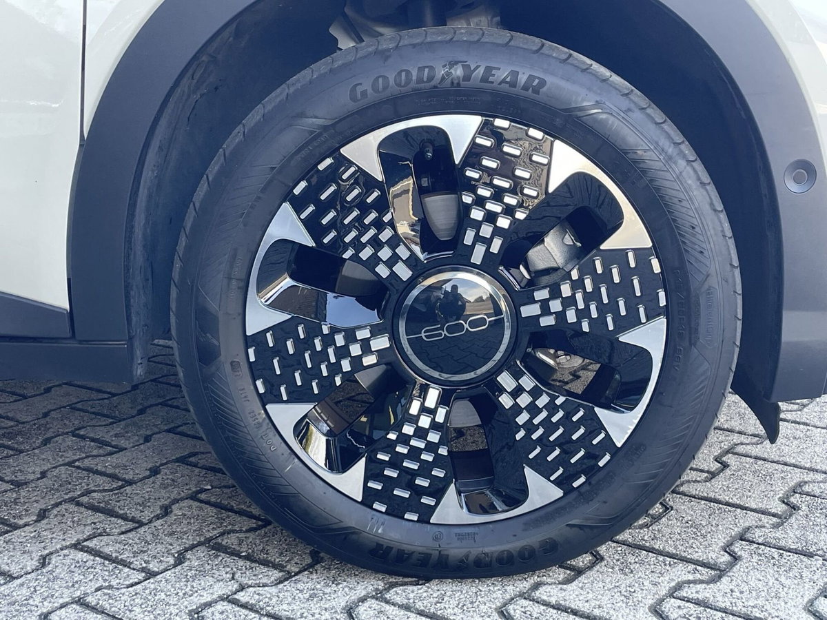 Fiat 600 1.2 hybrid La Prima 110cv auto (14)