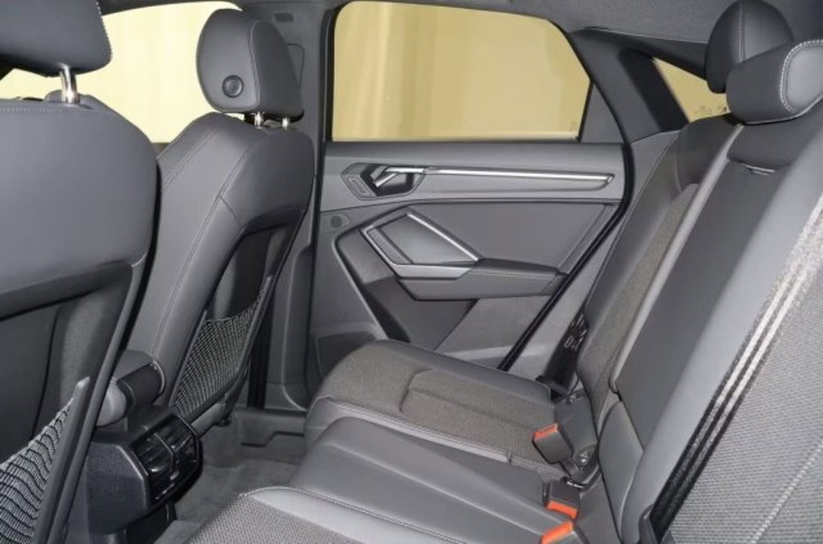 Audi Q3 Sportback 35 TDI quattro S tronic S line edition (12)