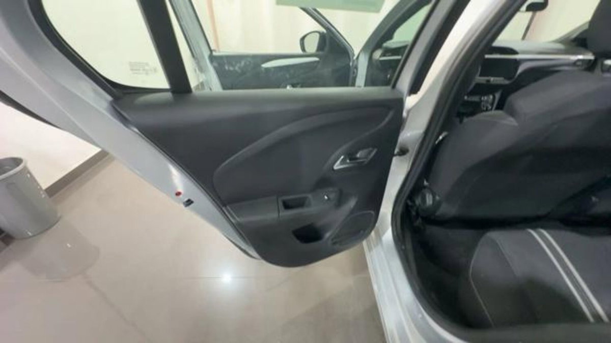 Opel Corsa 1.2 100 CV GS Line (10)