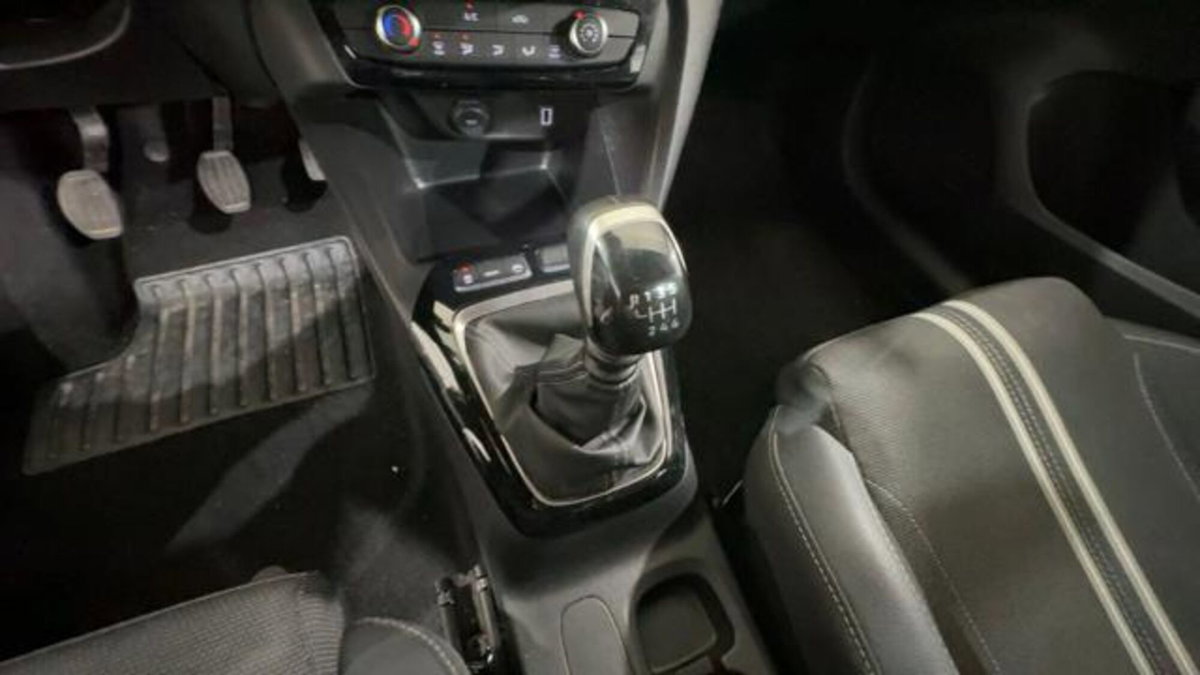 Opel Corsa 1.2 100 CV GS Line (14)