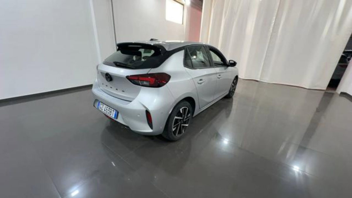 Opel Corsa 1.2 100 CV GS Line (4)