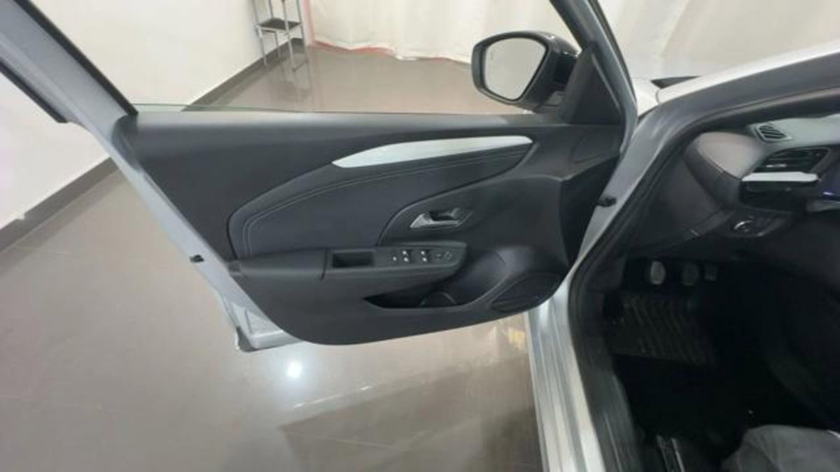 Opel Corsa 1.2 100 CV GS Line (8)