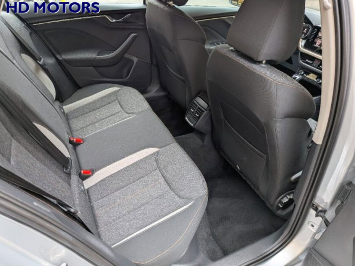 Skoda Kamiq 1.0 TSI 110 CV DSG Style (11)