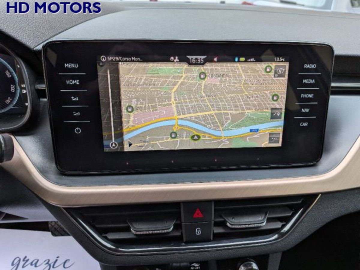 Skoda Kamiq 1.0 TSI 110 CV DSG Style (9)