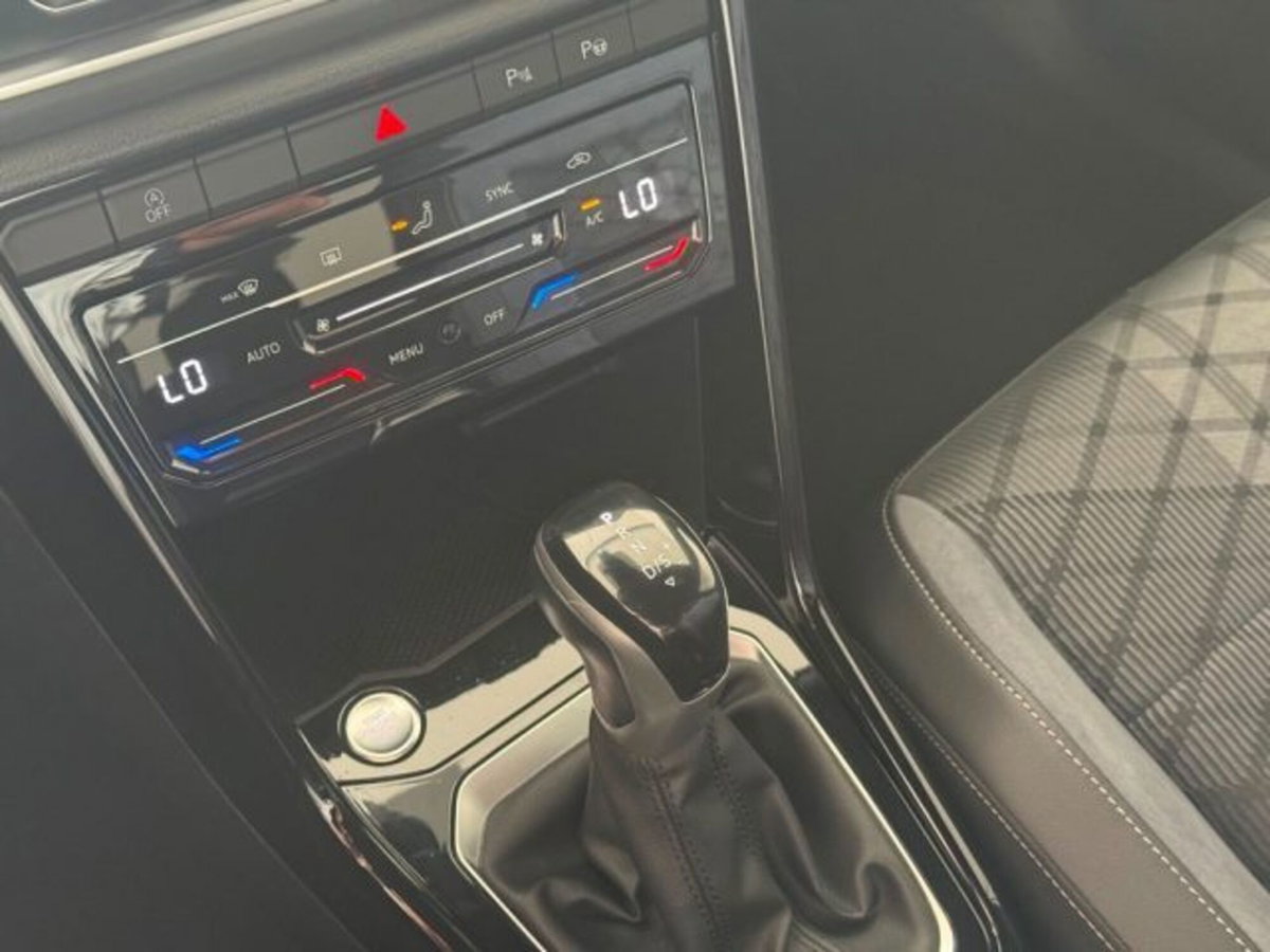 Volkswagen T-Roc 2.0 tdi R-Line 4motion 150cv dsg (11)