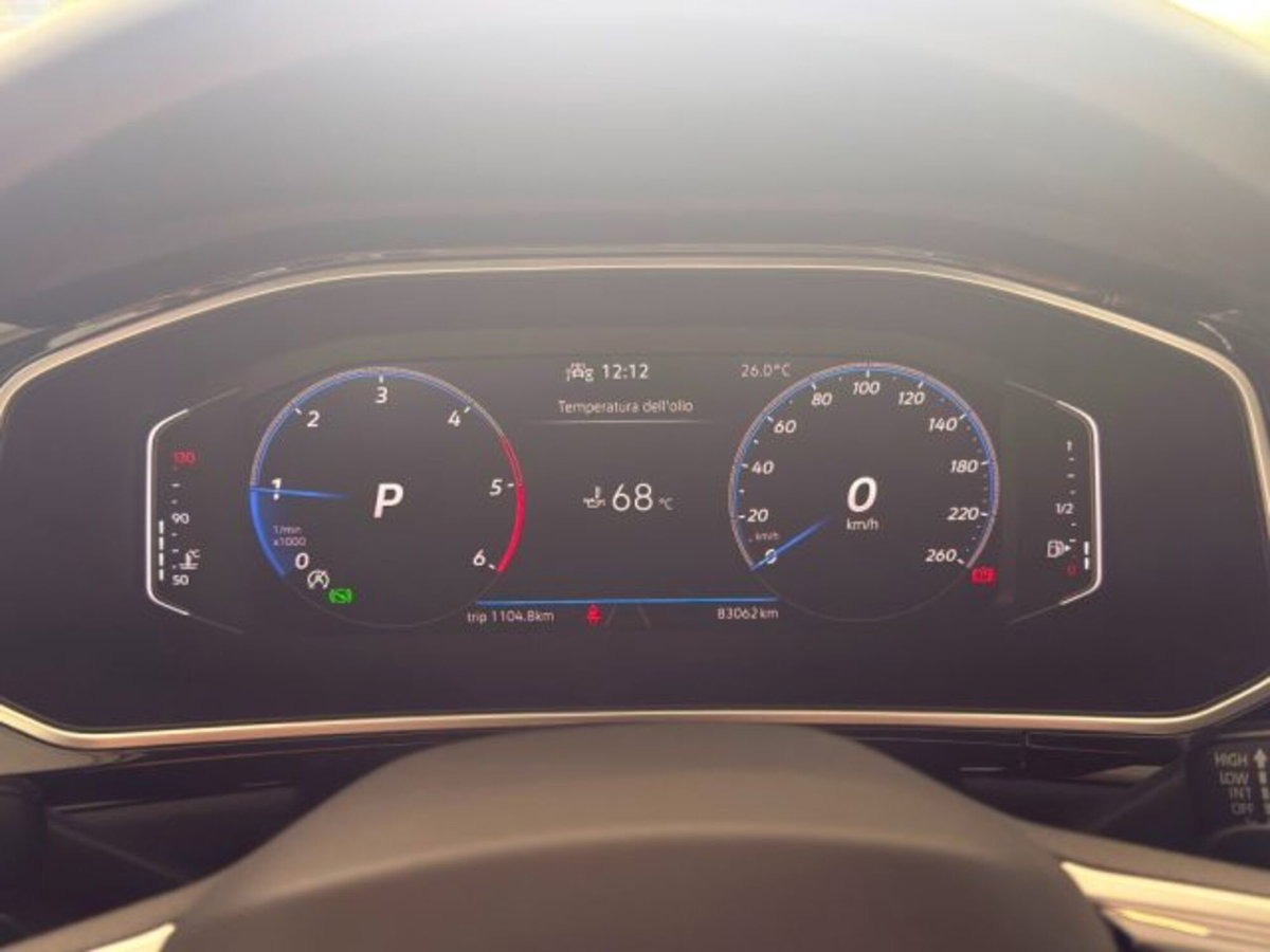 Volkswagen T-Roc 2.0 tdi R-Line 4motion 150cv dsg (16)