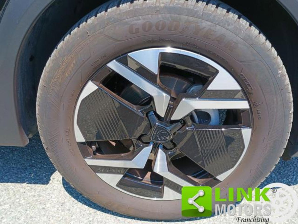 Peugeot 2008 PureTech 100 S&S Allure (12)