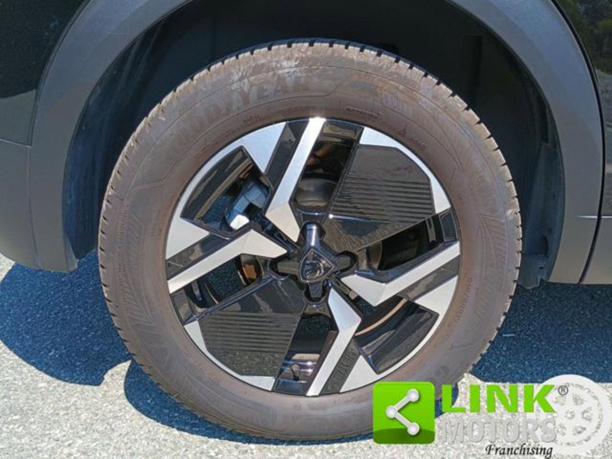 Peugeot 2008 PureTech 100 S&S Allure (13)