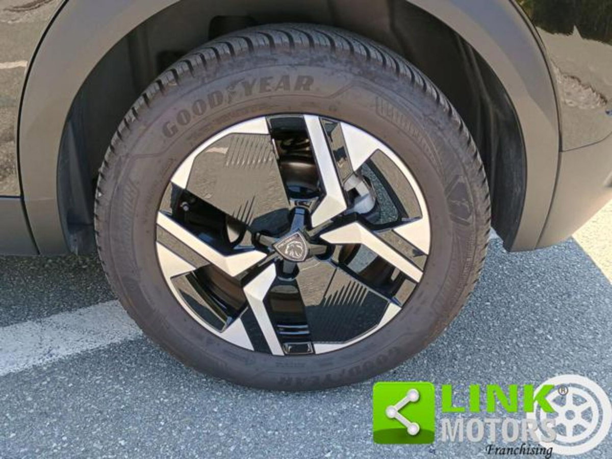 Peugeot 2008 PureTech 100 S&S Allure (14)
