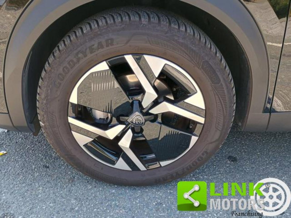 Peugeot 2008 PureTech 100 S&S Allure (15)