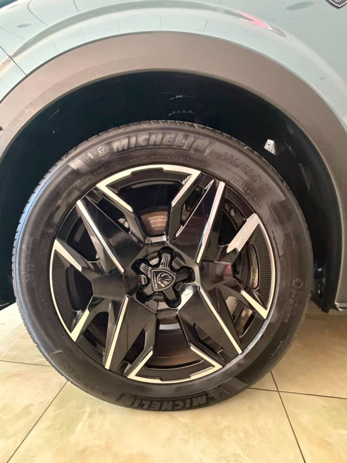 Peugeot 3008 1.2 hybrid GT Exclusive 145cv e-dcs6 (14)