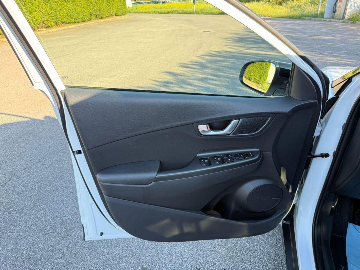 Hyundai Kona 1.6 CRDI Hybrid 48V DCT XLine (7)