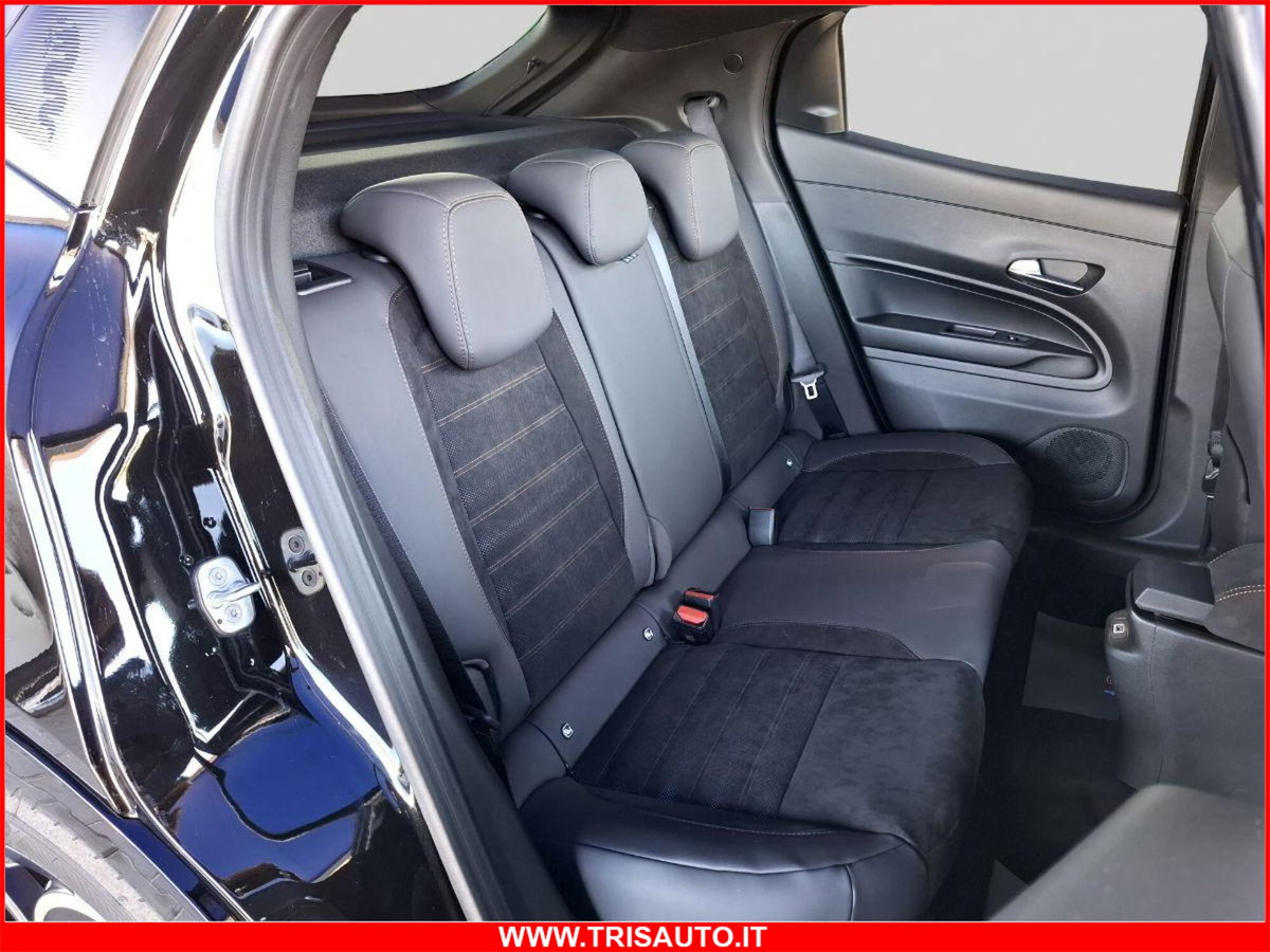 Alfa Romeo Junior elettrica Intensa 156cv (10)