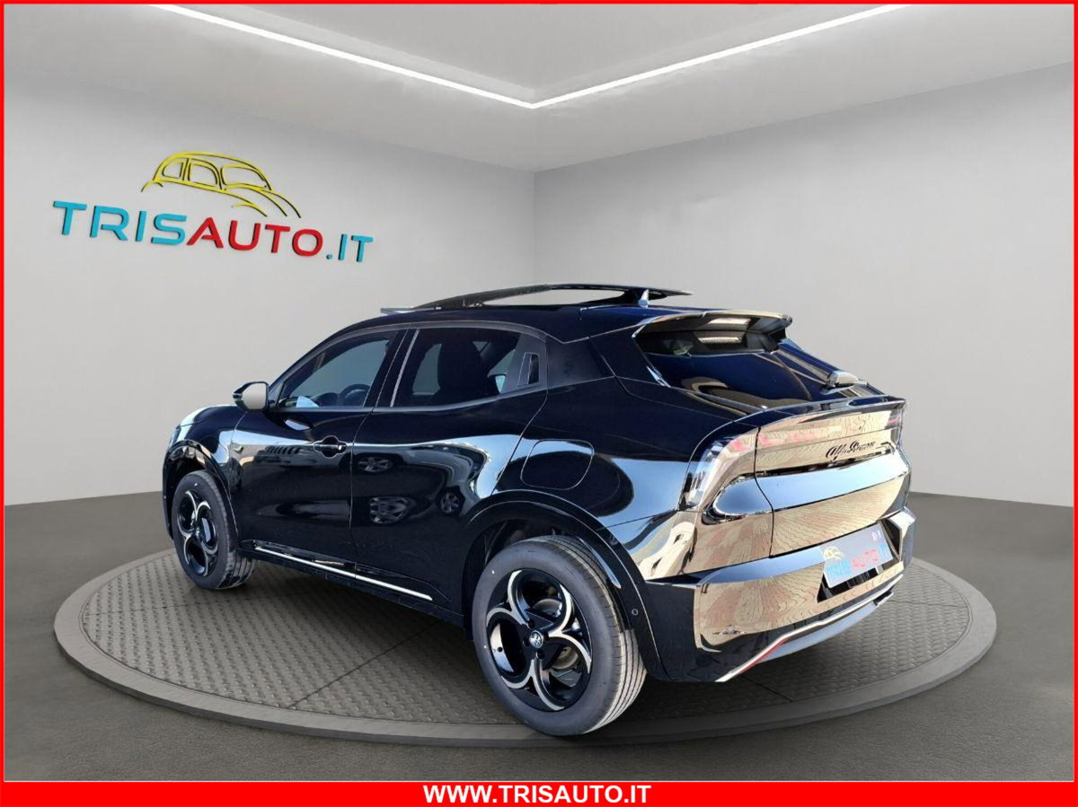 Alfa Romeo Junior elettrica Intensa 156cv (2)