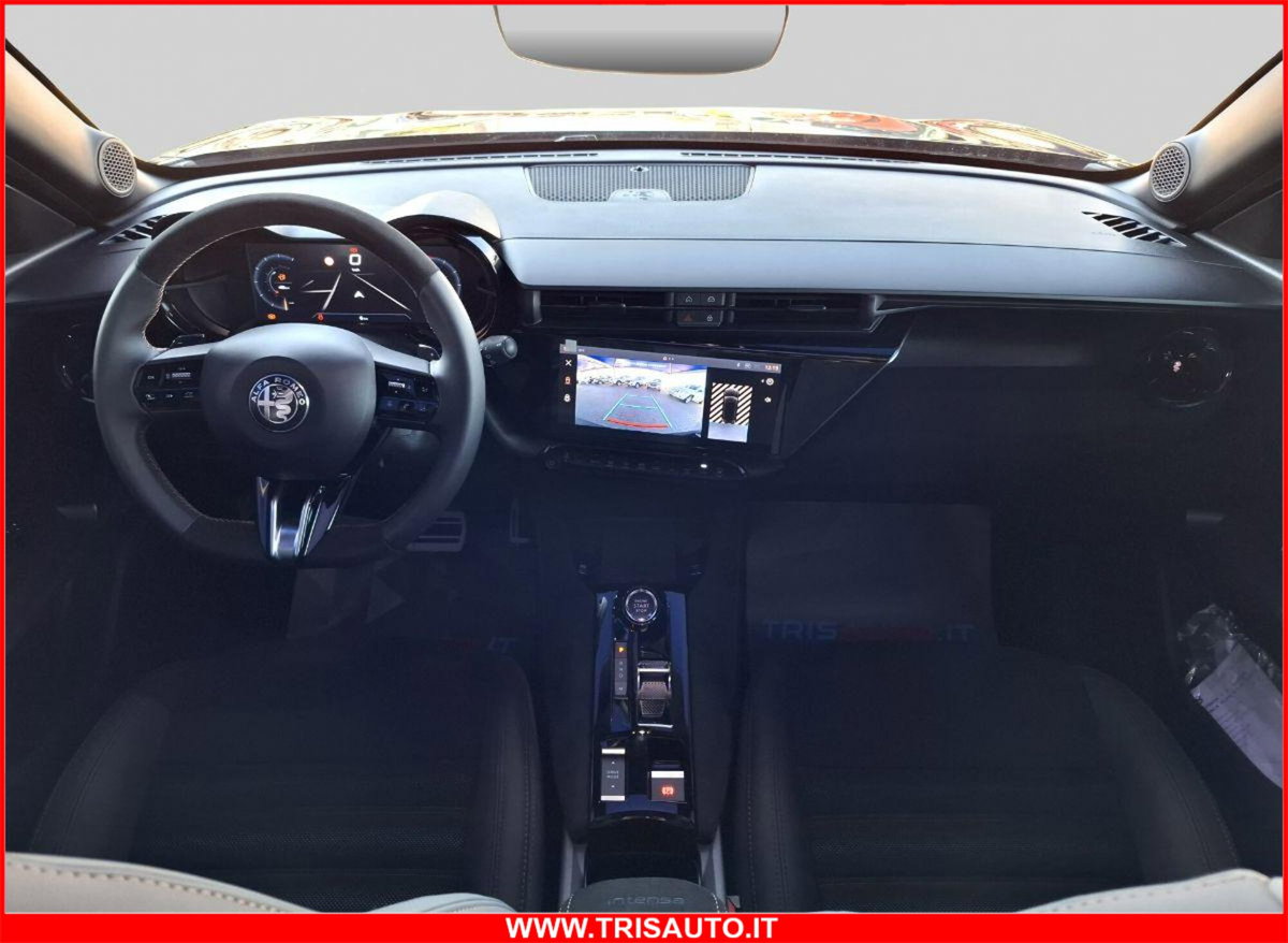 Alfa Romeo Junior elettrica Intensa 156cv (6)