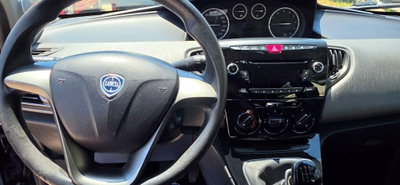 Lancia Ypsilon 1.2 69 CV 5 porte GPL Ecochic Gold (13)