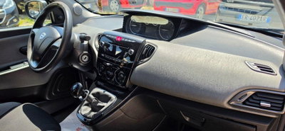 Lancia Ypsilon 1.2 69 CV 5 porte GPL Ecochic Gold (16)
