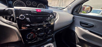 Lancia Ypsilon 1.2 69 CV 5 porte GPL Ecochic Gold (18)