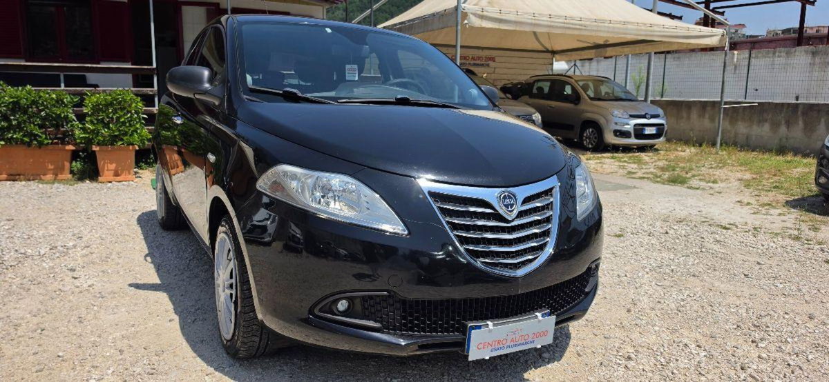 Lancia Ypsilon 1.2 69 CV 5 porte GPL Ecochic Gold (9)