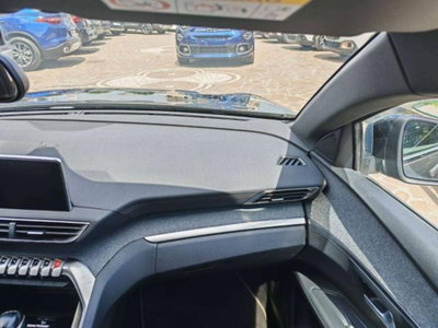 Peugeot 3008 BlueHDi 130 S&S EAT8 GT Line (13)
