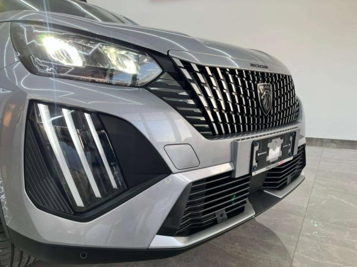 Peugeot 2008 1.2 puretech Allure s&s 100cv (4)