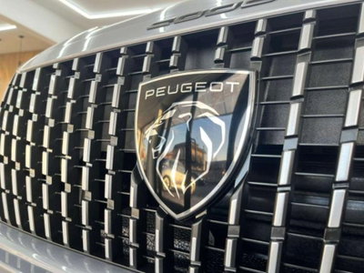 Peugeot 2008 1.2 puretech Allure s&s 100cv (7)