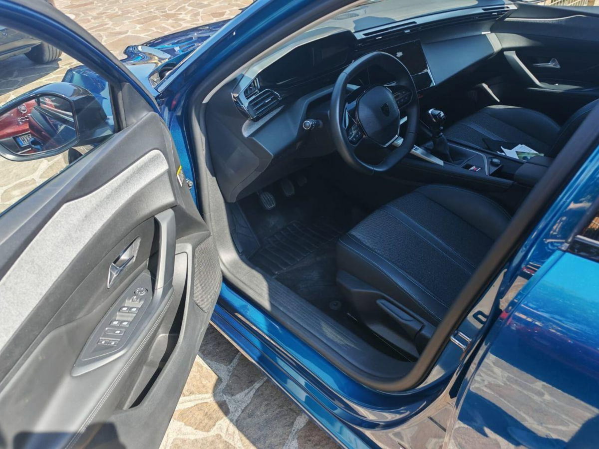 Peugeot 308 PureTech Turbo 130 S&S Allure Pack (10)