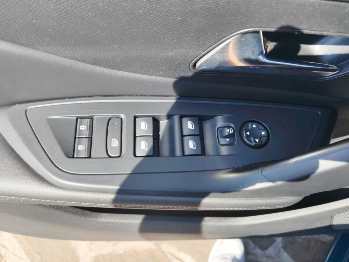 Peugeot 308 PureTech Turbo 130 S&S Allure Pack (9)