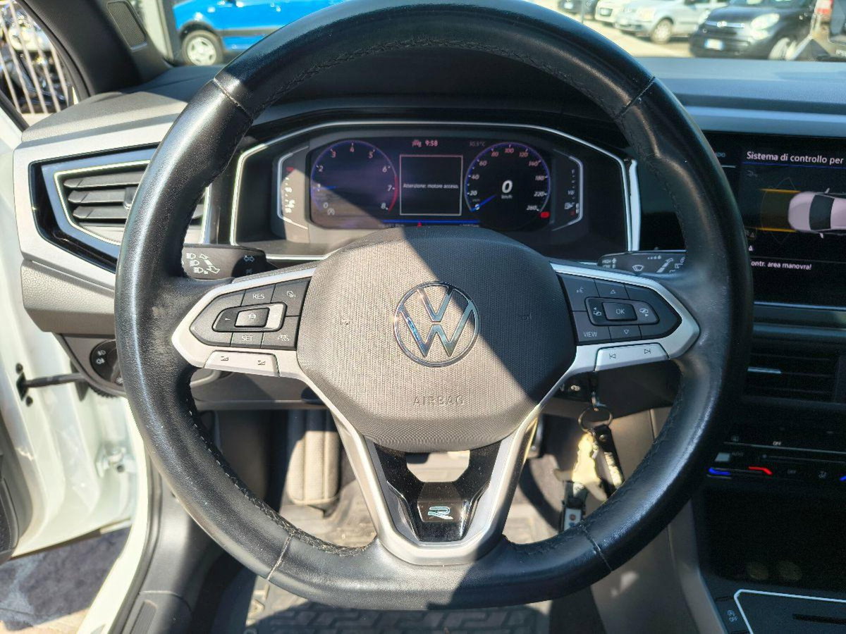 Volkswagen Taigo 1.0 TSI 110 CV DSG R-Line (10)
