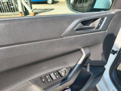 Volkswagen Taigo 1.0 TSI 110 CV DSG R-Line (8)