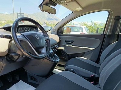 Lancia Ypsilon 1.2 69 CV 5 porte Gold (10)