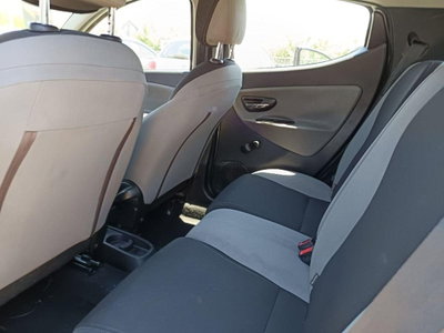 Lancia Ypsilon 1.2 69 CV 5 porte Gold (13)