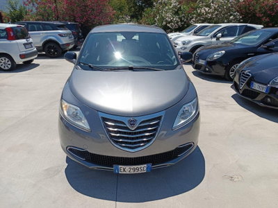 Lancia Ypsilon 1.2 69 CV 5 porte Gold (3)