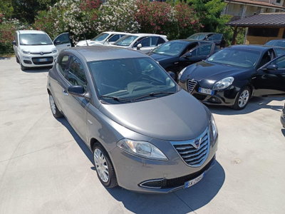 Lancia Ypsilon 1.2 69 CV 5 porte Gold (4)