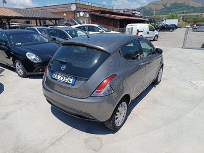 Lancia Ypsilon 1.2 69 CV 5 porte Gold (6)