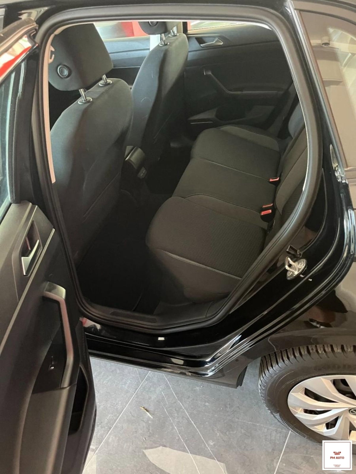 Volkswagen Polo 1.0 tsi Life 95cv (11)