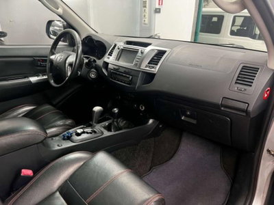 Toyota Hilux 3.0 D-4D 4WD 4p. Double Cab SR (6)