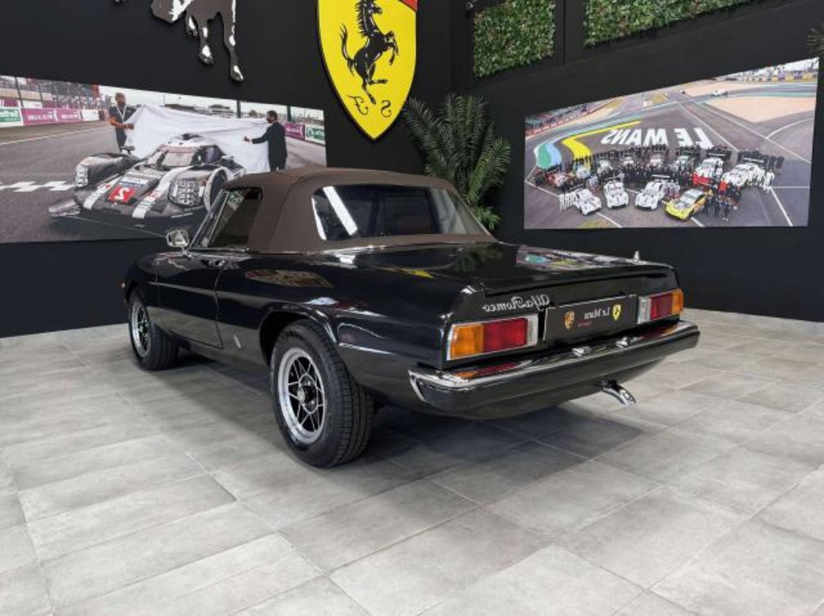 Alfa Romeo Spider 2.0 Veloce (8)