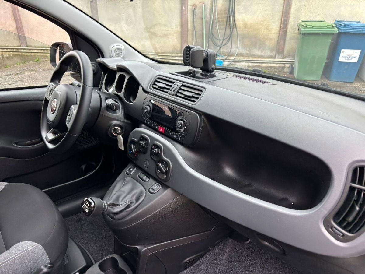 Fiat Panda 1.0 FireFly S&S Hybrid City Cross (11)