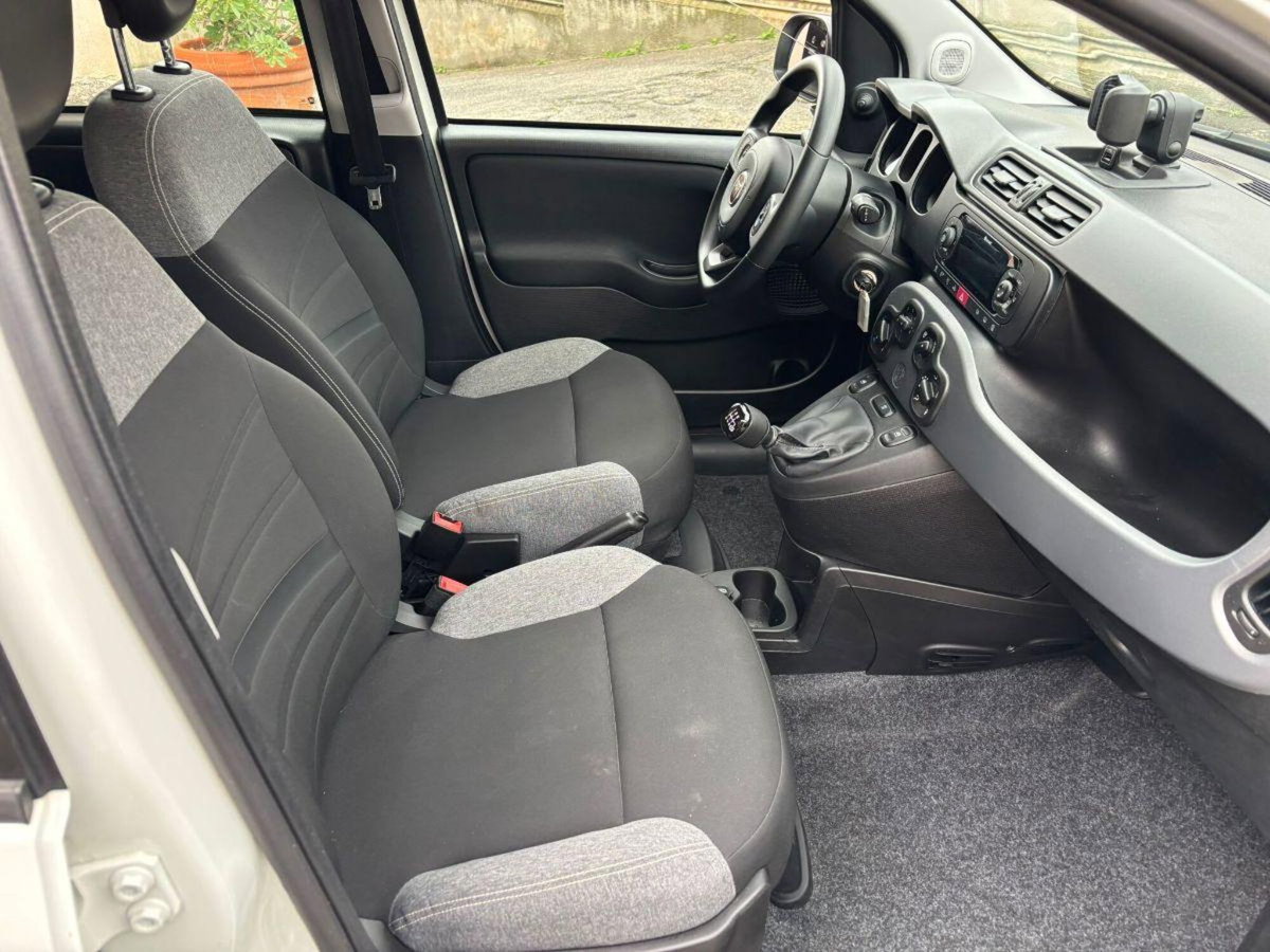 Fiat Panda 1.0 FireFly S&S Hybrid City Cross (14)