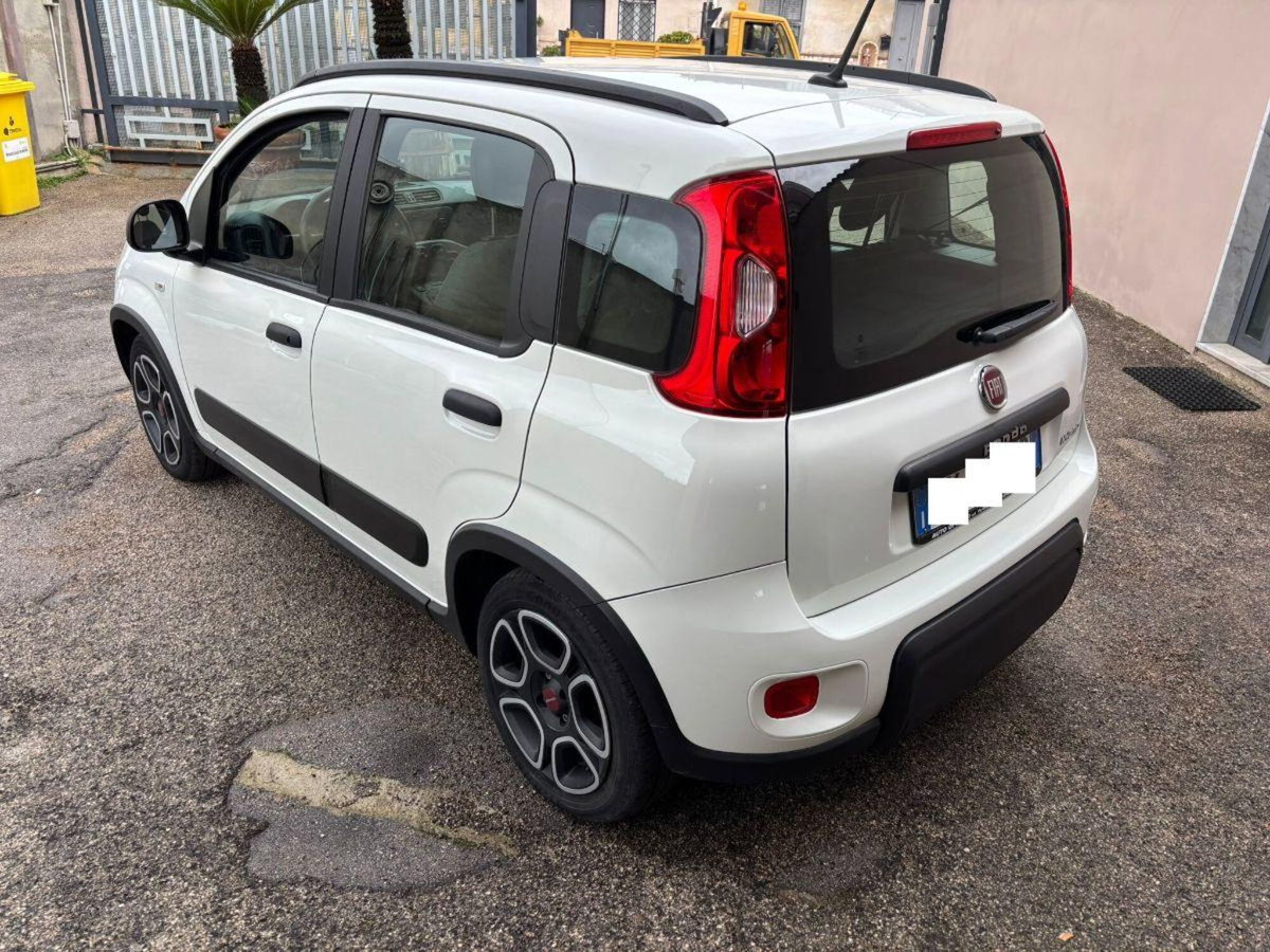 Fiat Panda 1.0 FireFly S&S Hybrid City Cross (7)