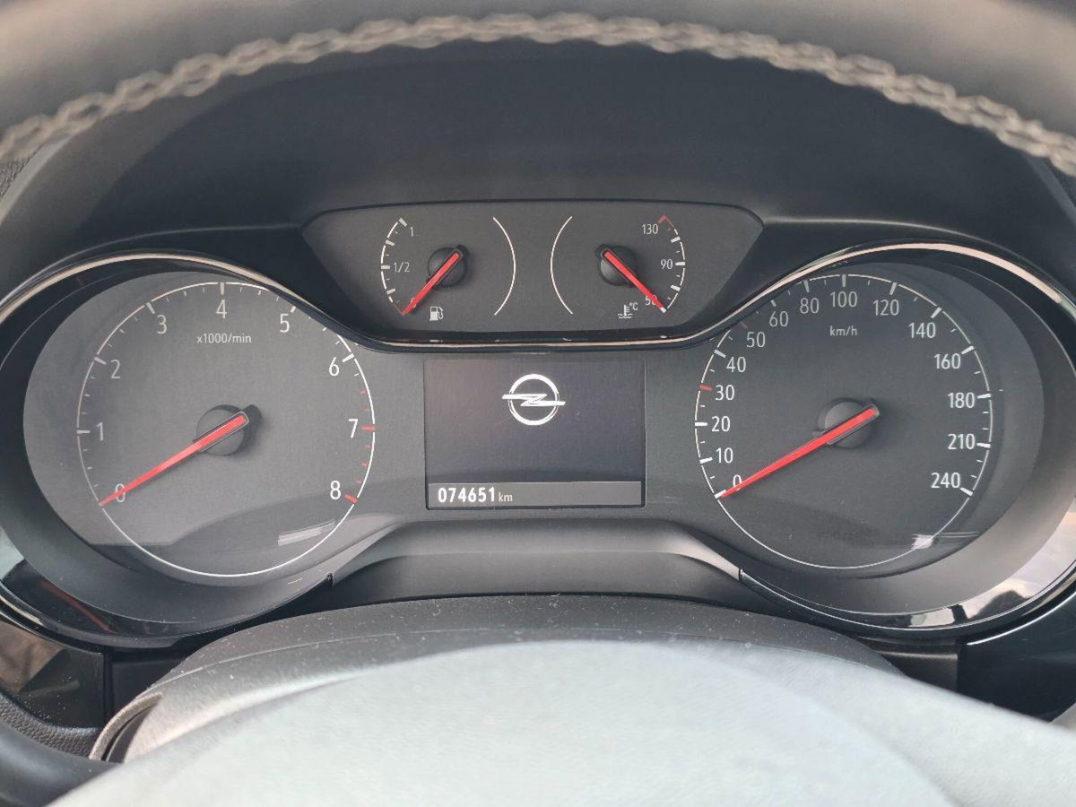 Opel Corsa 1.2 Design & Tech (18)