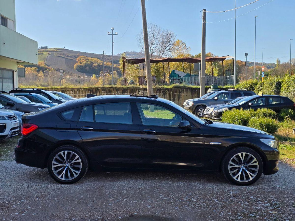 BMW Serie 5 GT 550i  Futura (11)